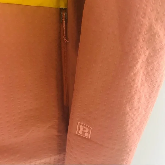 Patagonia Men’s Burl Red R2 TechFace Jacket - Picture 5 of 6